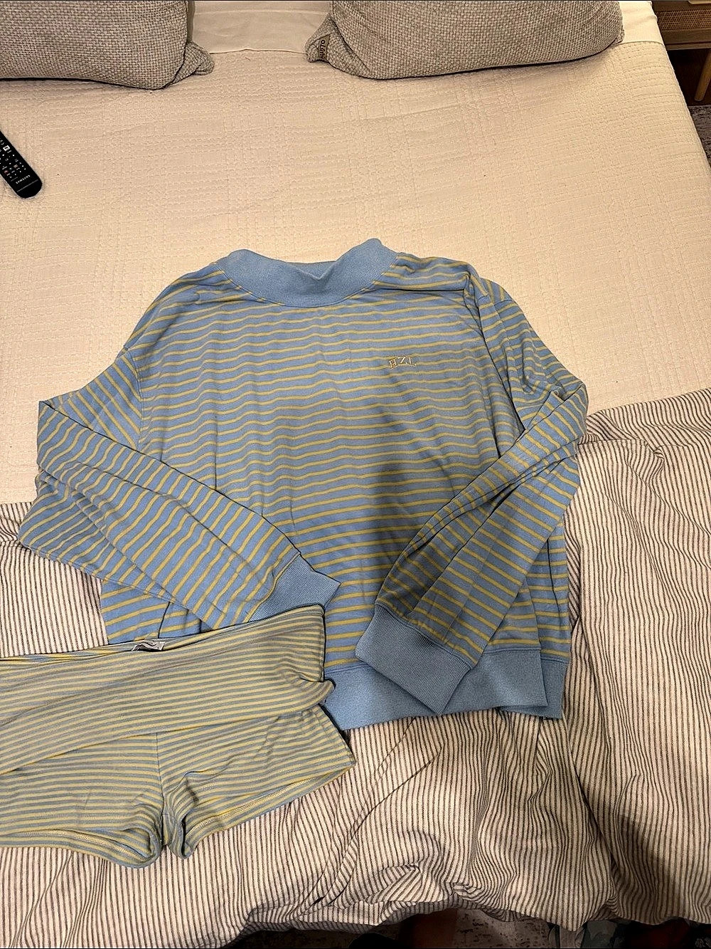 Hazel striped mock neck Set like new
